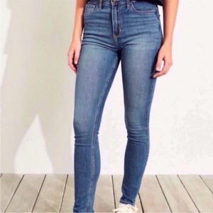 2/$25 Hollister classic stretch high rise super skinny jeans